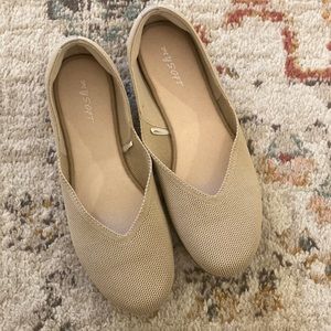 Amazon shoes *NEW* - size 8